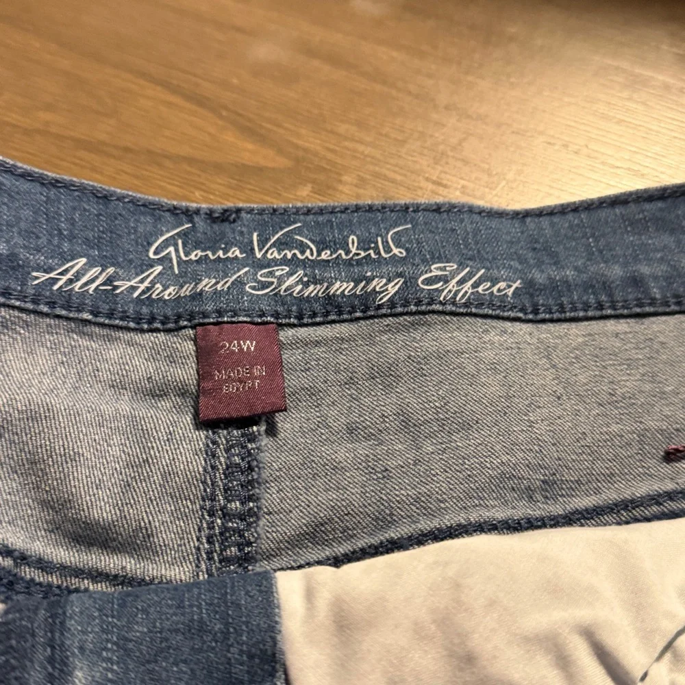 Gloria Vanderbilt Blue Women's Jean Shorts - Picture 6 of 10